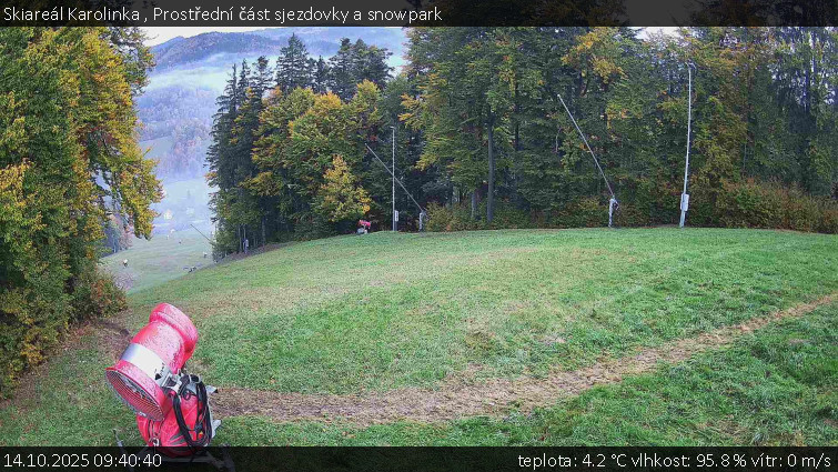 Skiareál Karolinka - Prostřední část sjezdovky a snowpark - 14.10.2025 v 09:40 Skiareál Karolinka - Prostřední část sjezdovky a snowpark - 14.10.2025 v 09:40