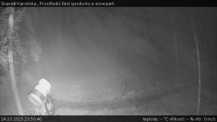 Skiareál Karolinka - Prostřední část sjezdovky a snowpark - 14.10.2025 v 23:50 Skiareál Karolinka - Prostřední část sjezdovky a snowpark - 14.10.2025 v 23:50