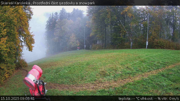 Skiareál Karolinka - Prostřední část sjezdovky a snowpark - 15.10.2025 v 09:05 Skiareál Karolinka - Prostřední část sjezdovky a snowpark - 15.10.2025 v 09:05