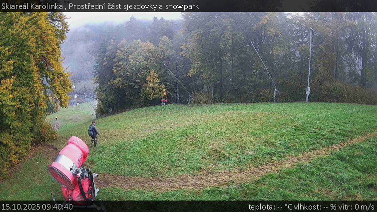 Skiareál Karolinka - Prostřední část sjezdovky a snowpark - 15.10.2025 v 09:40 Skiareál Karolinka - Prostřední část sjezdovky a snowpark - 15.10.2025 v 09:40