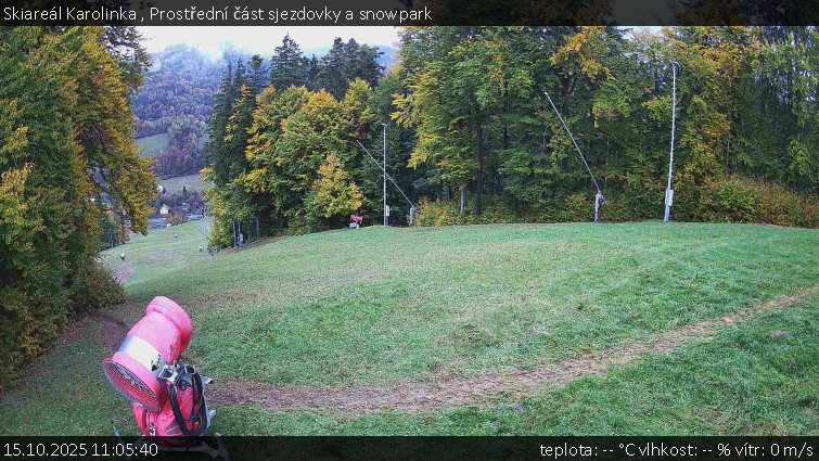Skiareál Karolinka - Prostřední část sjezdovky a snowpark - 15.10.2025 v 11:05 Skiareál Karolinka - Prostřední část sjezdovky a snowpark - 15.10.2025 v 11:05