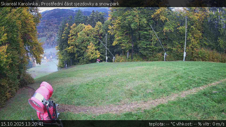 Skiareál Karolinka - Prostřední část sjezdovky a snowpark - 15.10.2025 v 13:20 Skiareál Karolinka - Prostřední část sjezdovky a snowpark - 15.10.2025 v 13:20