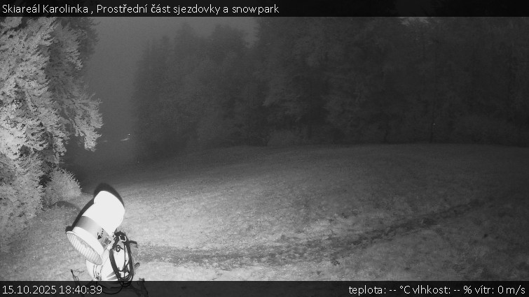 Skiareál Karolinka - Prostřední část sjezdovky a snowpark - 15.10.2025 v 18:40 Skiareál Karolinka - Prostřední část sjezdovky a snowpark - 15.10.2025 v 18:40