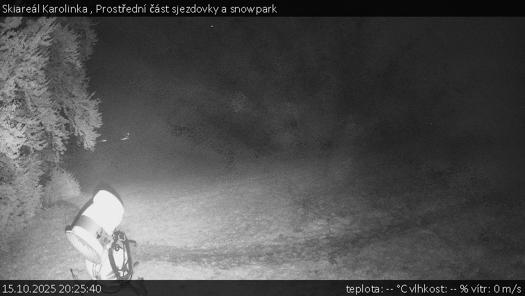Skiareál Karolinka - Prostřední část sjezdovky a snowpark - 15.10.2025 v 20:25 Skiareál Karolinka - Prostřední část sjezdovky a snowpark - 15.10.2025 v 20:25
