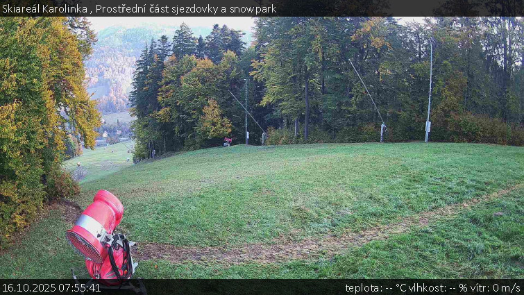 Skiareál Karolinka - Prostřední část sjezdovky a snowpark - 16.10.2025 v 07:55 Skiareál Karolinka - Prostřední část sjezdovky a snowpark - 16.10.2025 v 07:55