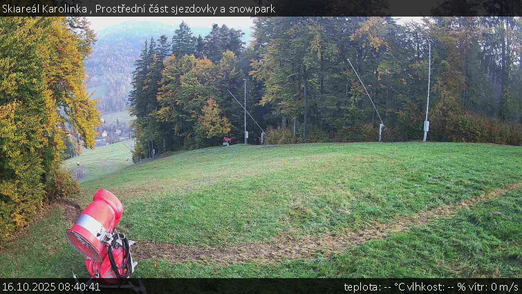 Skiareál Karolinka - Prostřední část sjezdovky a snowpark - 16.10.2025 v 08:40 Skiareál Karolinka - Prostřední část sjezdovky a snowpark - 16.10.2025 v 08:40
