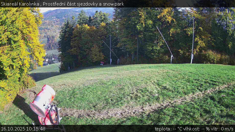 Skiareál Karolinka - Prostřední část sjezdovky a snowpark - 16.10.2025 v 10:15 Skiareál Karolinka - Prostřední část sjezdovky a snowpark - 16.10.2025 v 10:15