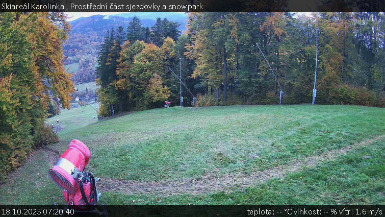 Skiareál Karolinka - Prostřední část sjezdovky a snowpark - 18.10.2025 v 07:20 Skiareál Karolinka - Prostřední část sjezdovky a snowpark - 18.10.2025 v 07:20