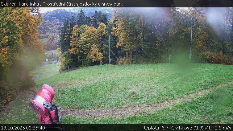 Skiareál Karolinka - Prostřední část sjezdovky a snowpark - 18.10.2025 v 09:35 Skiareál Karolinka - Prostřední část sjezdovky a snowpark - 18.10.2025 v 09:35