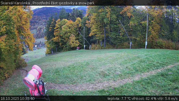 Skiareál Karolinka - Prostřední část sjezdovky a snowpark - 18.10.2025 v 10:35 Skiareál Karolinka - Prostřední část sjezdovky a snowpark - 18.10.2025 v 10:35