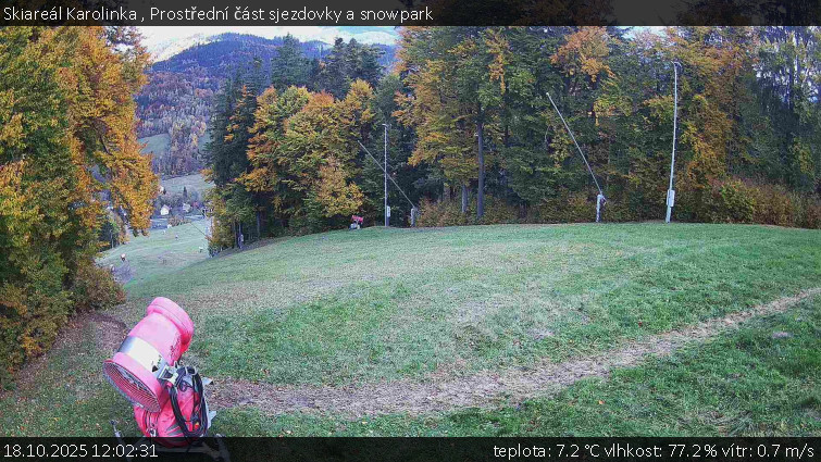 Skiareál Karolinka - Prostřední část sjezdovky a snowpark - 18.10.2025 v 12:02 Skiareál Karolinka - Prostřední část sjezdovky a snowpark - 18.10.2025 v 12:02