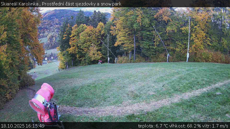 Skiareál Karolinka - Prostřední část sjezdovky a snowpark - 18.10.2025 v 16:15 Skiareál Karolinka - Prostřední část sjezdovky a snowpark - 18.10.2025 v 16:15
