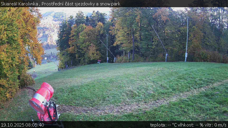 Skiareál Karolinka - Prostřední část sjezdovky a snowpark - 19.10.2025 v 08:05 Skiareál Karolinka - Prostřední část sjezdovky a snowpark - 19.10.2025 v 08:05