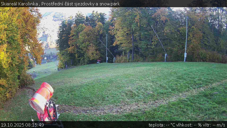 Skiareál Karolinka - Prostřední část sjezdovky a snowpark - 19.10.2025 v 08:15 Skiareál Karolinka - Prostřední část sjezdovky a snowpark - 19.10.2025 v 08:15