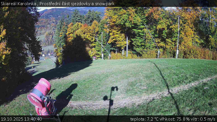 Skiareál Karolinka - Prostřední část sjezdovky a snowpark - 19.10.2025 v 13:40 Skiareál Karolinka - Prostřední část sjezdovky a snowpark - 19.10.2025 v 13:40