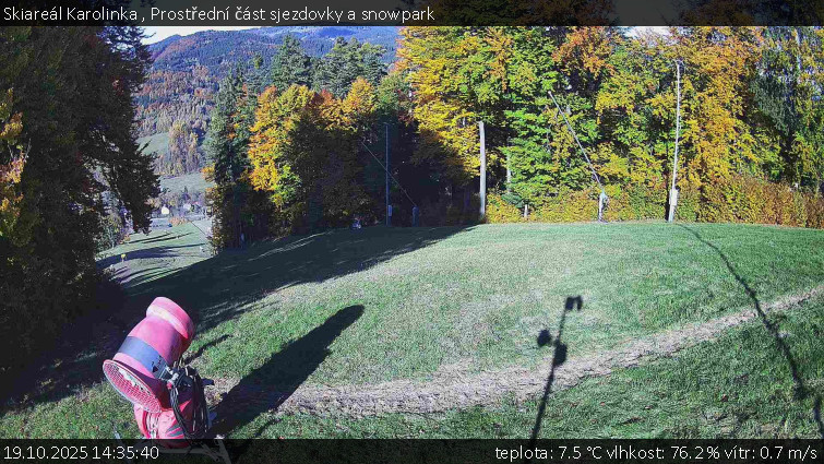 Skiareál Karolinka - Prostřední část sjezdovky a snowpark - 19.10.2025 v 14:35 Skiareál Karolinka - Prostřední část sjezdovky a snowpark - 19.10.2025 v 14:35