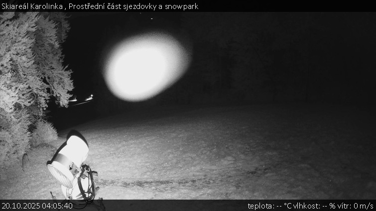 Skiareál Karolinka - Prostřední část sjezdovky a snowpark - 20.10.2025 v 04:05 Skiareál Karolinka - Prostřední část sjezdovky a snowpark - 20.10.2025 v 04:05