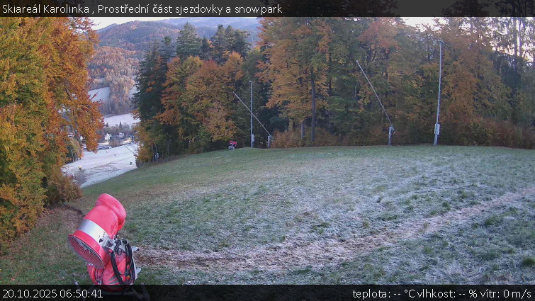 Skiareál Karolinka - Prostřední část sjezdovky a snowpark - 20.10.2025 v 06:50 Skiareál Karolinka - Prostřední část sjezdovky a snowpark - 20.10.2025 v 06:50