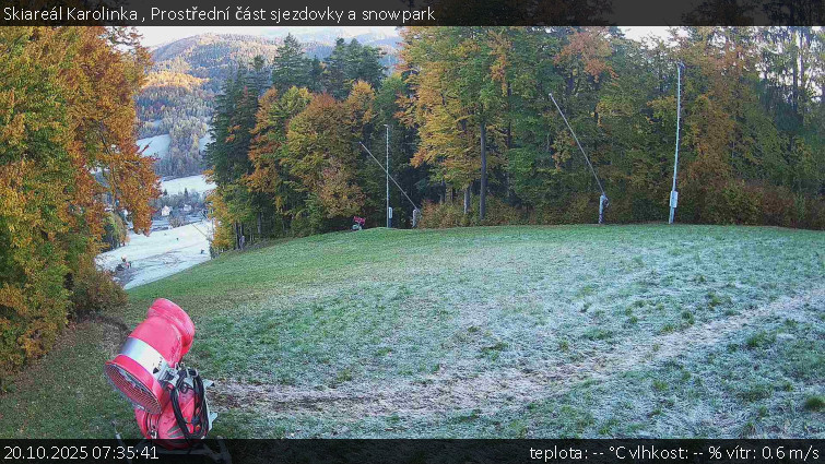 Skiareál Karolinka - Prostřední část sjezdovky a snowpark - 20.10.2025 v 07:35 Skiareál Karolinka - Prostřední část sjezdovky a snowpark - 20.10.2025 v 07:35