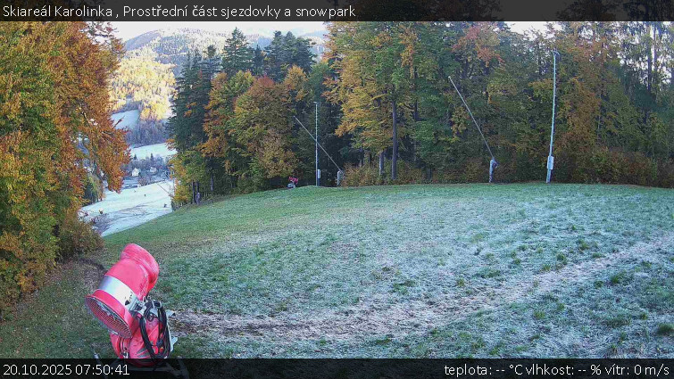 Skiareál Karolinka - Prostřední část sjezdovky a snowpark - 20.10.2025 v 07:50 Skiareál Karolinka - Prostřední část sjezdovky a snowpark - 20.10.2025 v 07:50