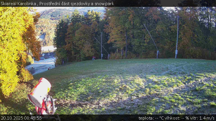 Skiareál Karolinka - Prostřední část sjezdovky a snowpark - 20.10.2025 v 08:45 Skiareál Karolinka - Prostřední část sjezdovky a snowpark - 20.10.2025 v 08:45