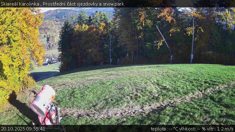 Skiareál Karolinka - Prostřední část sjezdovky a snowpark - 20.10.2025 v 09:55 Skiareál Karolinka - Prostřední část sjezdovky a snowpark - 20.10.2025 v 09:55