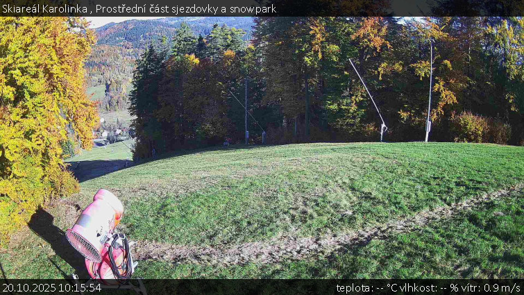 Skiareál Karolinka - Prostřední část sjezdovky a snowpark - 20.10.2025 v 10:15 Skiareál Karolinka - Prostřední část sjezdovky a snowpark - 20.10.2025 v 10:15