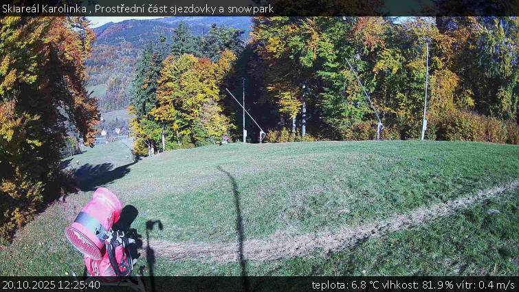 Skiareál Karolinka - Prostřední část sjezdovky a snowpark - 20.10.2025 v 12:25 Skiareál Karolinka - Prostřední část sjezdovky a snowpark - 20.10.2025 v 12:25
