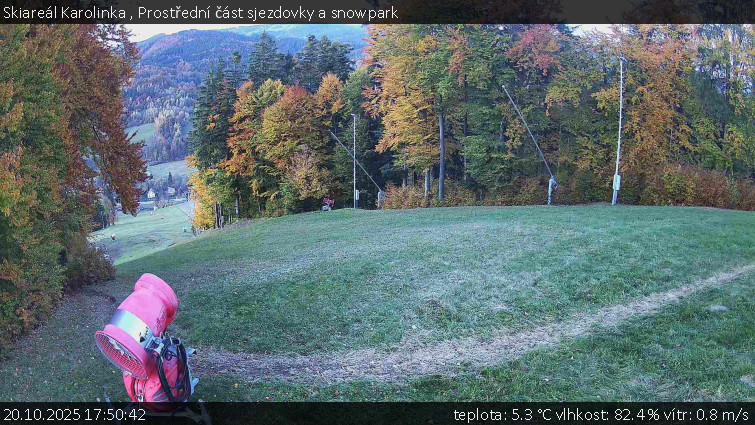 Skiareál Karolinka - Prostřední část sjezdovky a snowpark - 20.10.2025 v 17:50 Skiareál Karolinka - Prostřední část sjezdovky a snowpark - 20.10.2025 v 17:50