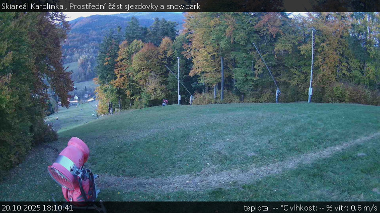 Skiareál Karolinka - Prostřední část sjezdovky a snowpark - 20.10.2025 v 18:10 Skiareál Karolinka - Prostřední část sjezdovky a snowpark - 20.10.2025 v 18:10