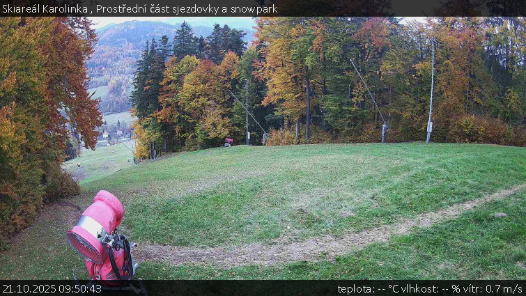 Skiareál Karolinka - Prostřední část sjezdovky a snowpark - 21.10.2025 v 09:50 Skiareál Karolinka - Prostřední část sjezdovky a snowpark - 21.10.2025 v 09:50