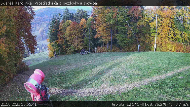 Skiareál Karolinka - Prostřední část sjezdovky a snowpark - 21.10.2025 v 15:55 Skiareál Karolinka - Prostřední část sjezdovky a snowpark - 21.10.2025 v 15:55