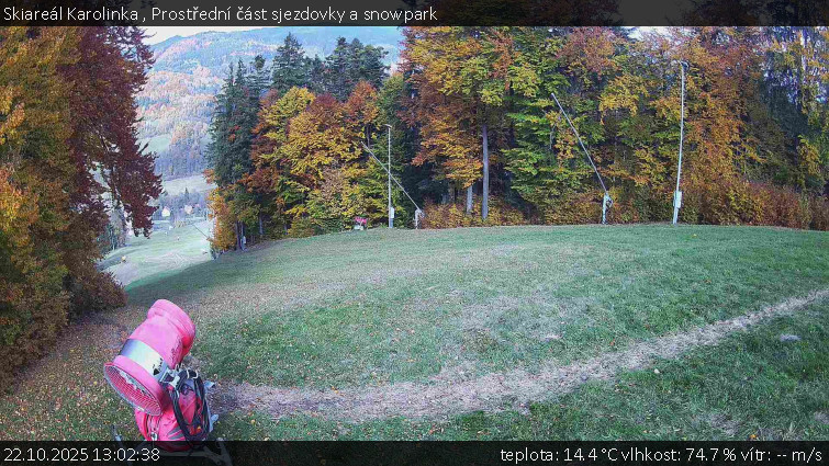 Skiareál Karolinka - Prostřední část sjezdovky a snowpark - 22.10.2025 v 13:02 Skiareál Karolinka - Prostřední část sjezdovky a snowpark - 22.10.2025 v 13:02