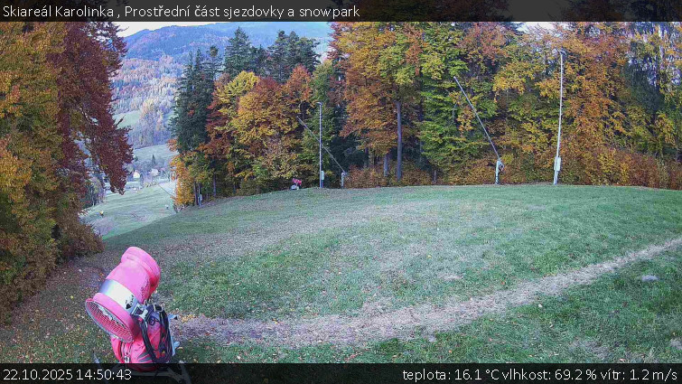 Skiareál Karolinka - Prostřední část sjezdovky a snowpark - 22.10.2025 v 14:50 Skiareál Karolinka - Prostřední část sjezdovky a snowpark - 22.10.2025 v 14:50