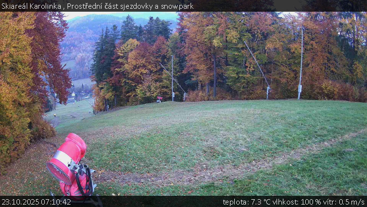 Skiareál Karolinka - Prostřední část sjezdovky a snowpark - 23.10.2025 v 07:10 Skiareál Karolinka - Prostřední část sjezdovky a snowpark - 23.10.2025 v 07:10
