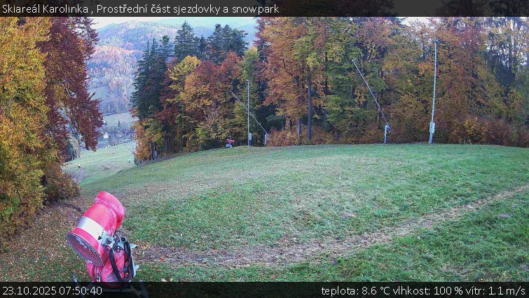 Skiareál Karolinka - Prostřední část sjezdovky a snowpark - 23.10.2025 v 07:50 Skiareál Karolinka - Prostřední část sjezdovky a snowpark - 23.10.2025 v 07:50