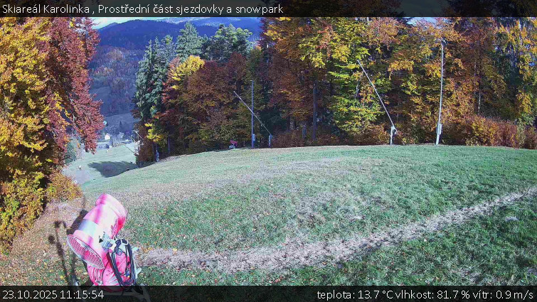Skiareál Karolinka - Prostřední část sjezdovky a snowpark - 23.10.2025 v 11:15 Skiareál Karolinka - Prostřední část sjezdovky a snowpark - 23.10.2025 v 11:15