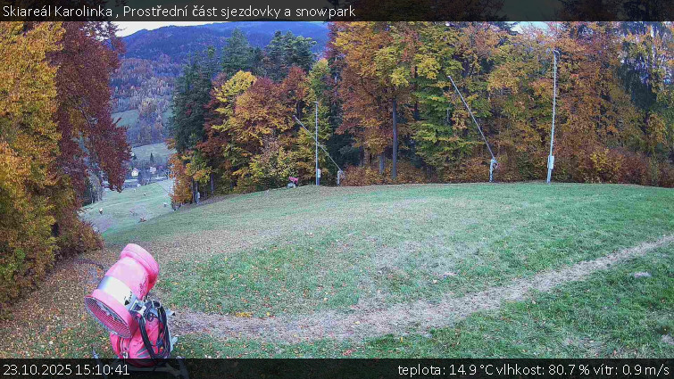 Skiareál Karolinka - Prostřední část sjezdovky a snowpark - 23.10.2025 v 15:10 Skiareál Karolinka - Prostřední část sjezdovky a snowpark - 23.10.2025 v 15:10