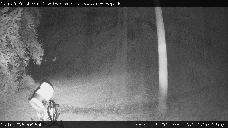 Skiareál Karolinka - Prostřední část sjezdovky a snowpark - 23.10.2025 v 20:35 Skiareál Karolinka - Prostřední část sjezdovky a snowpark - 23.10.2025 v 20:35