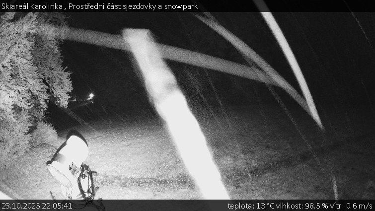Skiareál Karolinka - Prostřední část sjezdovky a snowpark - 23.10.2025 v 22:05 Skiareál Karolinka - Prostřední část sjezdovky a snowpark - 23.10.2025 v 22:05