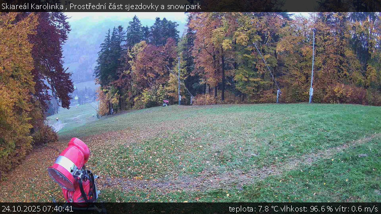 Skiareál Karolinka - Prostřední část sjezdovky a snowpark - 24.10.2025 v 07:40 Skiareál Karolinka - Prostřední část sjezdovky a snowpark - 24.10.2025 v 07:40