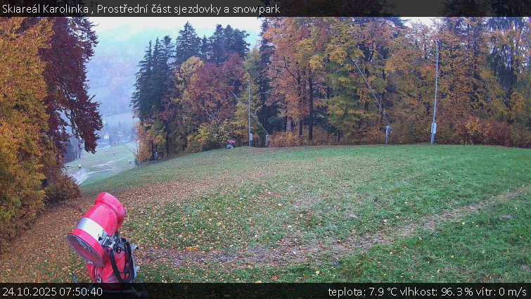 Skiareál Karolinka - Prostřední část sjezdovky a snowpark - 24.10.2025 v 07:50 Skiareál Karolinka - Prostřední část sjezdovky a snowpark - 24.10.2025 v 07:50