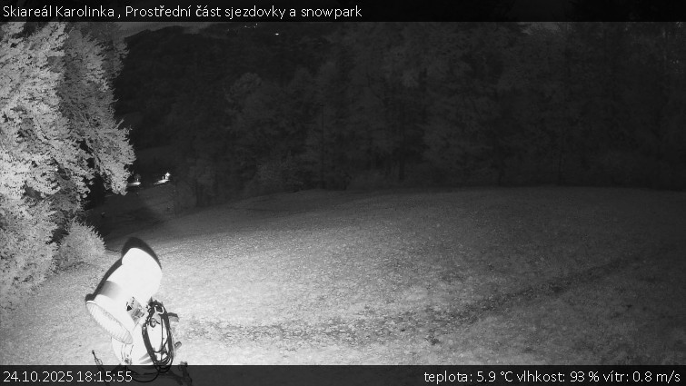 Skiareál Karolinka - Prostřední část sjezdovky a snowpark - 24.10.2025 v 18:15 Skiareál Karolinka - Prostřední část sjezdovky a snowpark - 24.10.2025 v 18:15