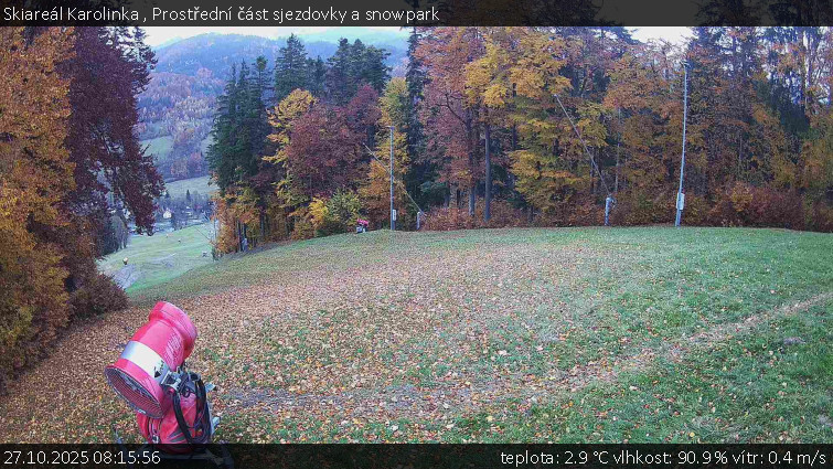 Skiareál Karolinka  - Prostřední část sjezdovky a snowpark - 27.10.2025 v 08:15 Skiareál Karolinka  - Prostřední část sjezdovky a snowpark - 27.10.2025 v 08:15