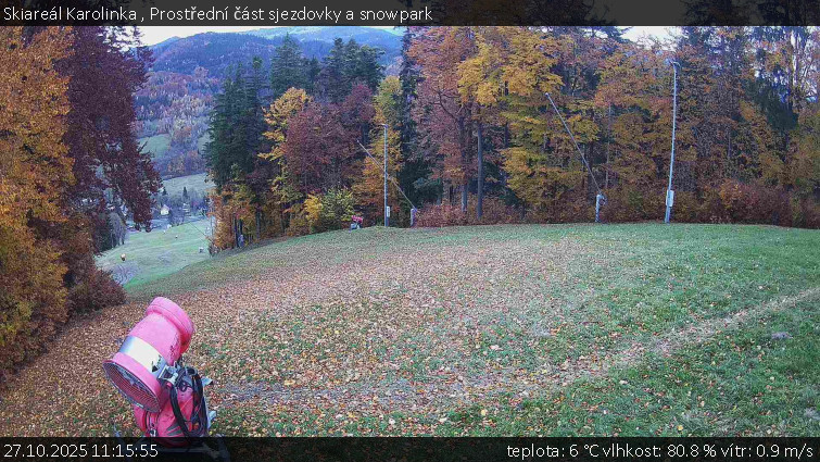 Skiareál Karolinka  - Prostřední část sjezdovky a snowpark - 27.10.2025 v 11:15 Skiareál Karolinka  - Prostřední část sjezdovky a snowpark - 27.10.2025 v 11:15