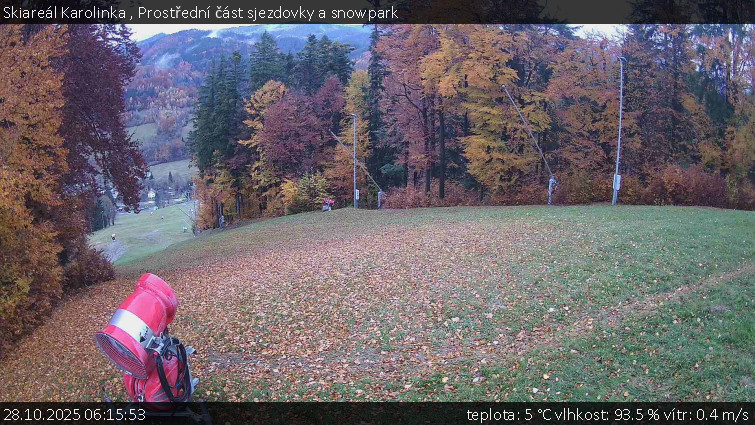 Skiareál Karolinka  - Prostřední část sjezdovky a snowpark - 28.10.2025 v 06:15 Skiareál Karolinka  - Prostřední část sjezdovky a snowpark - 28.10.2025 v 06:15