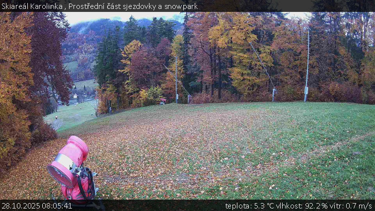 Skiareál Karolinka  - Prostřední část sjezdovky a snowpark - 28.10.2025 v 08:05 Skiareál Karolinka  - Prostřední část sjezdovky a snowpark - 28.10.2025 v 08:05