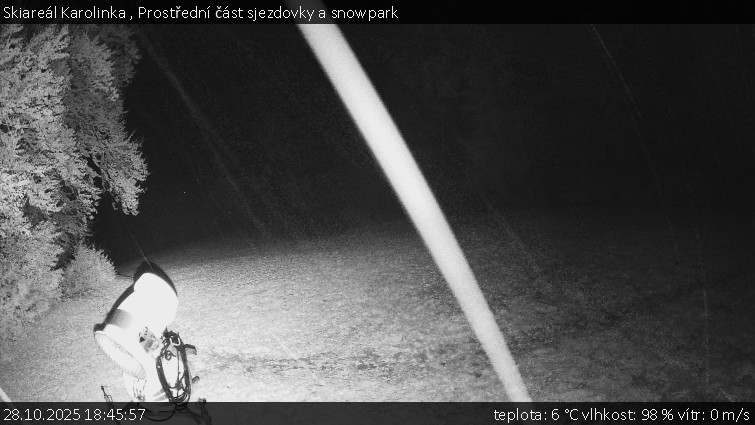 Skiareál Karolinka  - Prostřední část sjezdovky a snowpark - 28.10.2025 v 18:45 Skiareál Karolinka  - Prostřední část sjezdovky a snowpark - 28.10.2025 v 18:45