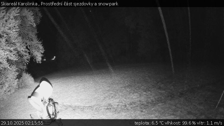 Skiareál Karolinka  - Prostřední část sjezdovky a snowpark - 29.10.2025 v 02:15 Skiareál Karolinka  - Prostřední část sjezdovky a snowpark - 29.10.2025 v 02:15