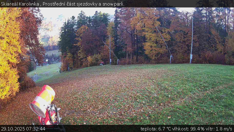 Skiareál Karolinka  - Prostřední část sjezdovky a snowpark - 29.10.2025 v 07:32 Skiareál Karolinka  - Prostřední část sjezdovky a snowpark - 29.10.2025 v 07:32